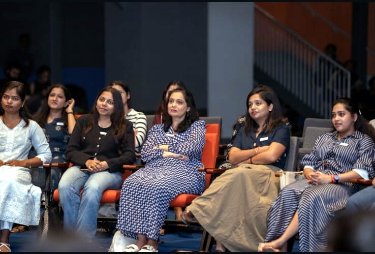 Women attending the Hudugi Project all-women meet